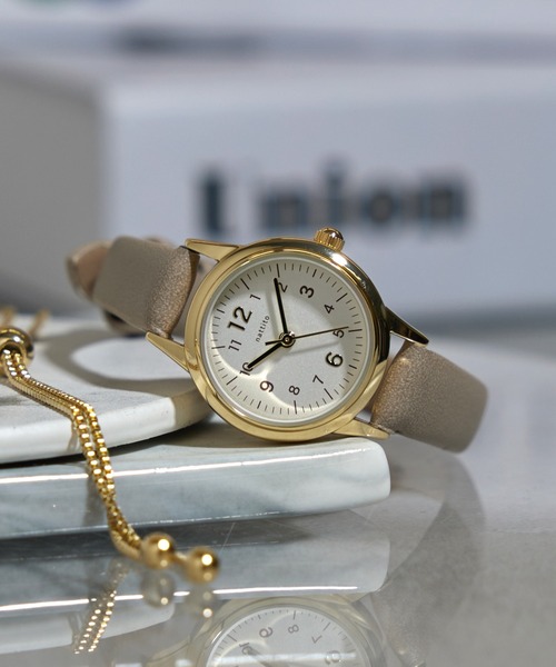 腕時計　アクセサリー　いろいろ　まとめ 仕事とプライベートの両方を楽しむ大人の男性向けの現代的なドレス