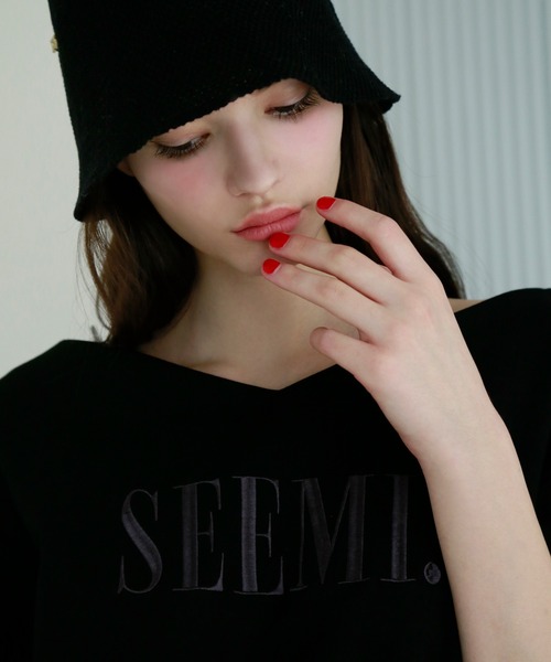 Seemi. byNICECLAUP（ シーミーバイナイスクラップ）の「【Seemi】襟取り外し可能/刺繍ロゴスウェット（スウェット・レディース・レッド/ブラック/オフホワイト・FREE）」の10枚目の写真