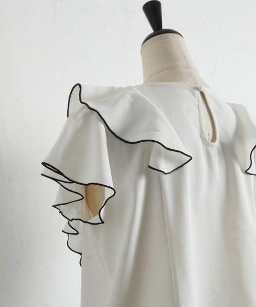 tocco closet（トッコ　クローゼット）の「ピンタック×ラッフルフリル配色ブラウス（シャツ/ブラウス・レディース・ブラック/オフホワイト/グレー系その他・M）」の21枚目の写真