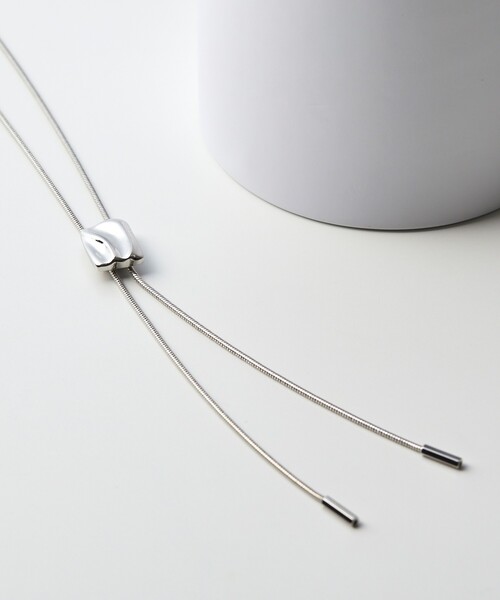 tk.TAKEO KIKUCHI（ティーケータケオキクチ）の「◆メタルループタイネックレス（ネックレス・メンズ・シルバー/シルバー系4/ブラック/ブラック系/シルバー系/シルバー系1/ブラック系5/ゴールド系8/ブラック系6/シルバー系7/シルバー系8/ゴールド系7/ブラック系1/ゴールド系2/シルバー系3/シルバー系2/ブラック系2/ゴールド系3/ブラック系4/シルバー系5/シルバー系6/ゴールド系6/ブラック系3/ゴールド系5/ゴールド系/ライトグレー/ライトグレー系/ゴールド系1/ブラック系7/ブラック系8・00）」の17枚目の写真