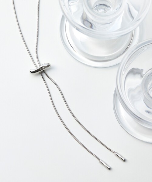 tk.TAKEO KIKUCHI（ティーケータケオキクチ）の「◆メタルループタイネックレス（ネックレス・メンズ・シルバー/シルバー系4/ブラック/ブラック系/シルバー系/シルバー系1/ブラック系5/ゴールド系8/ブラック系6/シルバー系7/シルバー系8/ゴールド系7/ブラック系1/ゴールド系2/シルバー系3/シルバー系2/ブラック系2/ゴールド系3/ブラック系4/シルバー系5/シルバー系6/ゴールド系6/ブラック系3/ゴールド系5/ゴールド系/ライトグレー/ライトグレー系/ゴールド系1/ブラック系7/ブラック系8・00）」の22枚目の写真