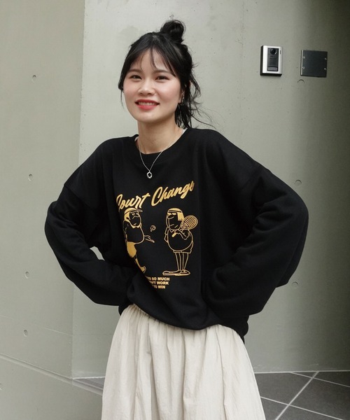 CORNERS（コーナーズ）の「Court Change プリントトレーナー（スウェット・レディース・オートミール/ブラック/ターコイズブルー/グリーン/レッド・FREE）」の2枚目の写真