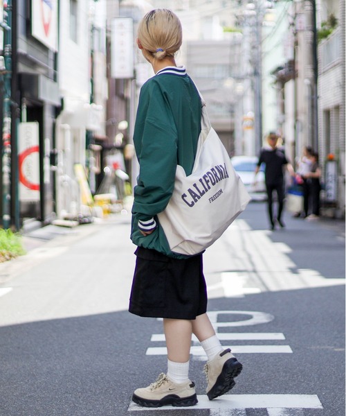 SPINNS（スピンズ）の「【人気商品が再入荷！ユニセックスで着用可能】ナイロンプルオーバー PHENOMS（スウェット・メンズ・グレー/ブラック/ロイヤルブルー/オフホワイト/イエロー/グリーン系その他/ワイン/ネイビー・ONESIZE）」の9枚目の写真