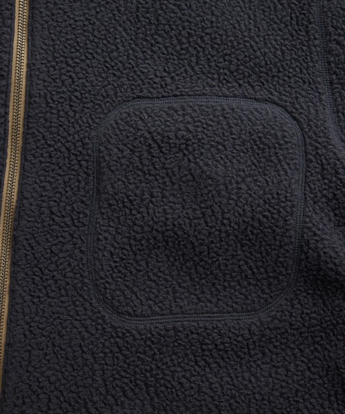 ADAM ET ROPE'（アダムエロペ）の「リサイクル ボアフリース シャツブルゾン（ブルゾン・メンズ・ブラウン/チャコールグレー・L/M）」の3枚目の写真