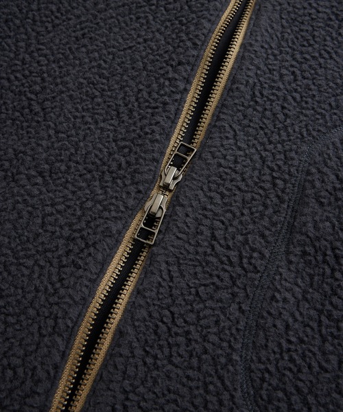 ADAM ET ROPE'（アダムエロペ）の「リサイクル ボアフリース シャツブルゾン（ブルゾン・メンズ・ブラウン/チャコールグレー・L/M）」の11枚目の写真