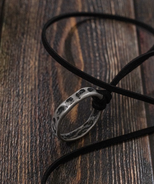 improves（インプローブス）の「革紐 リング ネックレス（ネックレス・メンズ・ブラック/ブラック×シルバー・FREE）」の3枚目の写真