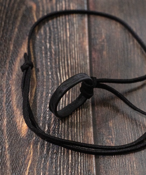 improves（インプローブス）の「革紐 リング ネックレス（ネックレス・メンズ・ブラック/ブラック×シルバー・FREE）」の5枚目の写真