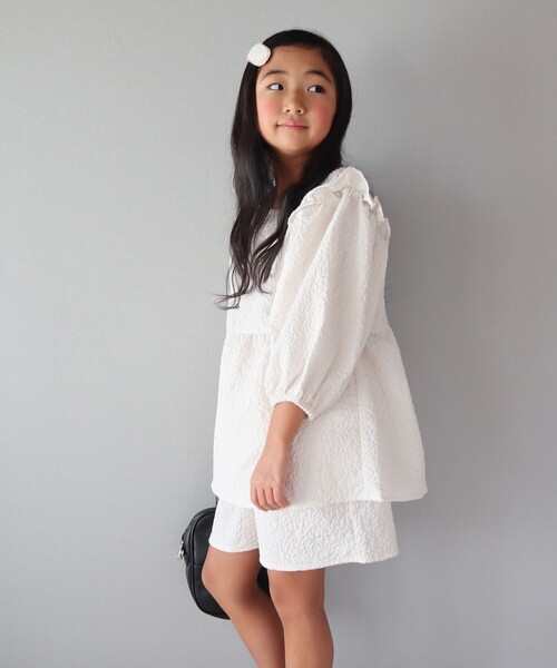 SHOO・LA・RUE(シューラルー)の「◆【110-140cm/プチセレ】エンボスショートパンツ(その他パンツ・キッズ・アイボリー/ブラック・11/12/13/14)」の12枚目の写真