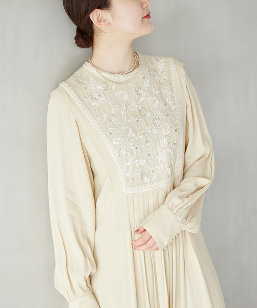 iena ヌキテパ　ワンピ m IENA（イエナ）の「【ne Quittez pas(ヌキテパ)】FLOWER EMB