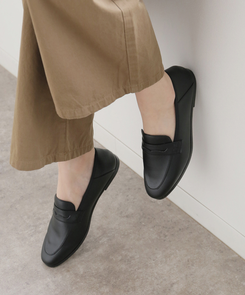 JOURNAL STANDARD relume（ジャーナルスタンダード　レリューム）の「RELUME コインローファー（ローファー・レディース・ホワイト/ブラック・23cm/23.5cm/24cm/24.5cm）」の2枚目の写真