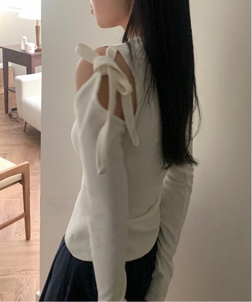 by muni:r(バイ ムニール)の「アンバルショルダーリボンTシャツ(Tシャツ/カットソー・レディース・ピンク/アイボリー/ブラック・FREE)」の6枚目の写真