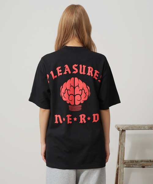 PLEASURES 関税込 舐めるTシャツ PLEASURES tシャツ PLEASURES/プレジャーズ OLD E LOGO T-SHIRT