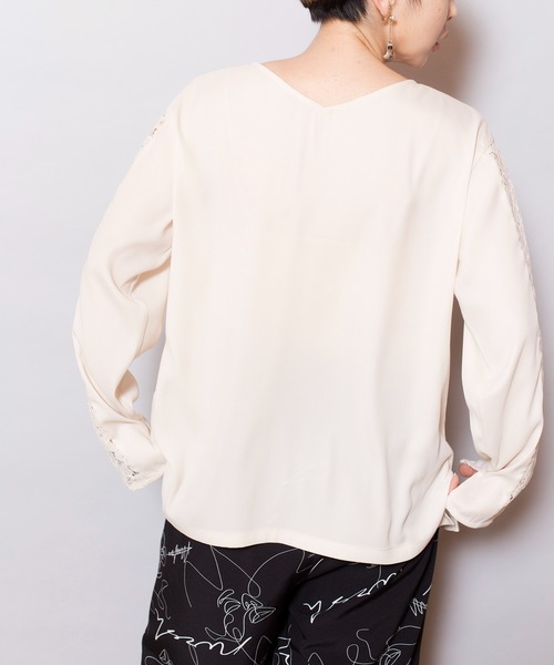OSMOSIS(オズモーシス)の「2WAYブラウス(シャツ/ブラウス・レディース・ホワイト/ブラック・ONE SIZE)」の16枚目の写真