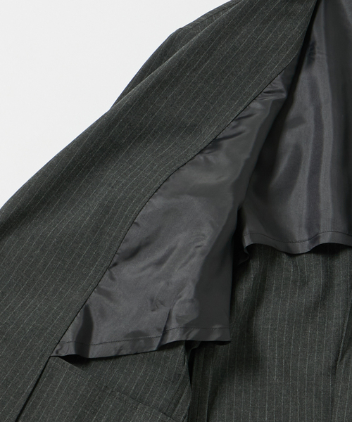ADAM ET ROPE'(アダムエロペ)の「オーバーサイズ イージー テーラード ジャケット / シーズンレス / セットアップ対応(テーラードジャケット・メンズ・ブラック/チャコールグレー/カーキ・L/S/M)」の13枚目の写真