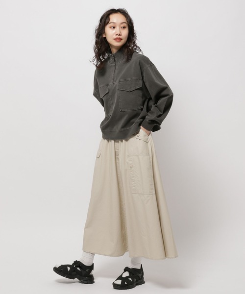 niko and...(ニコアンド)の「ハーフZIPBIGポケットプルオーバー(スウェット・レディース・ブルー/ナチュラル/チャコール・MEDIUM/LARGE)」の5枚目の写真