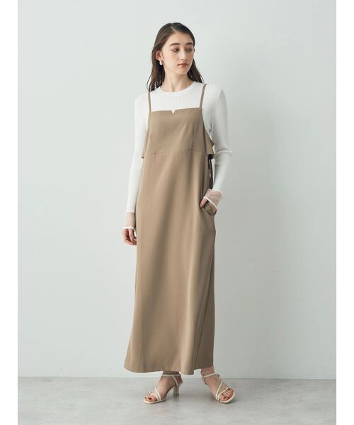 YECCA VECCA（イェッカヴェッカ）の「サイドカットアウトキャミワンピース（ワンピース・レディース・ネイビー/ベージュ・FREE）」の4枚目の写真