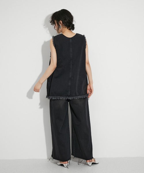 ADAM ET ROPE'（アダムエロペ）の「【サステナブル】フリンジデニムベスト（シャツ/ブラウス・レディース・ブラック/ブルー・FREE）」の4枚目の写真