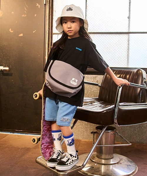 XLARGE KIDS(エクストララージキッズ)の「ショルダーバッグ(ショルダーバッグ・キッズ・グレー/ブラック・FREE)」の11枚目の写真