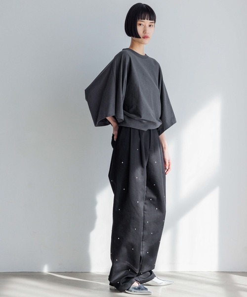 yuw（ユウ）の「ワイドドルマンＴシャツ　991827（Tシャツ/カットソー・レディース・ブラック/ホワイト/チャコールグレー・FREE）」の22枚目の写真