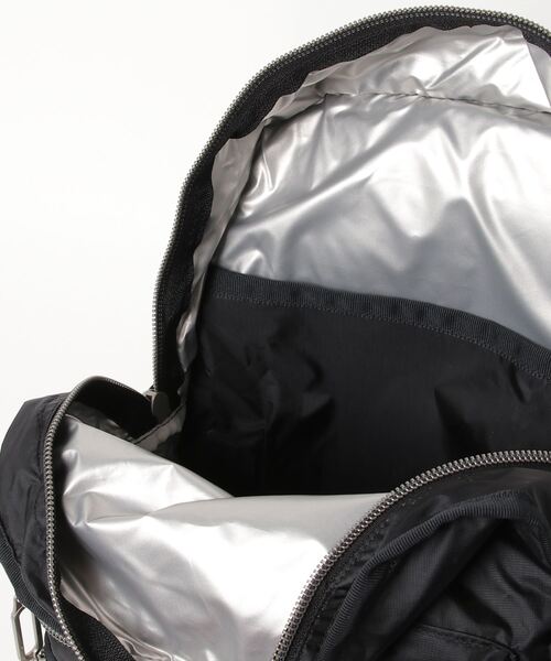 LeSportsac(レスポートサック)の「LeSportsac SM FUNCTIONAL BKPK レスポートサック ファンクショナル バックパック(バックパック/リュック・レディース・ブラック・FREE)」の4枚目の写真