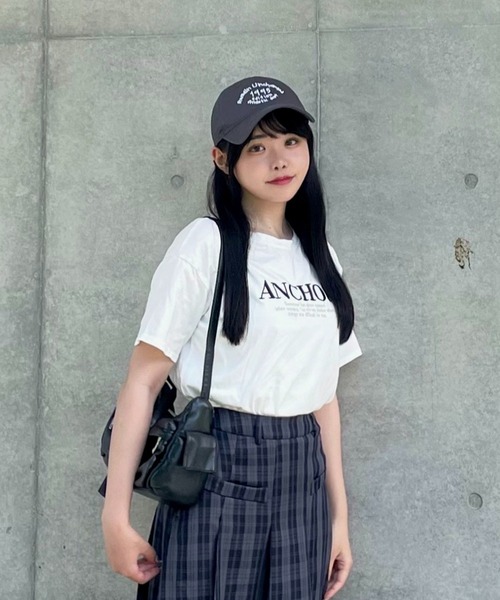 SHEPP（シープ）の「刺繍ロゴ ベースボールキャップ（キャップ・レディース・ホワイト/ブラウン/ネイビー/ベージュ/ライトピンク/アイボリー/ブラック/ワイン/グレー・F）」の4枚目の写真