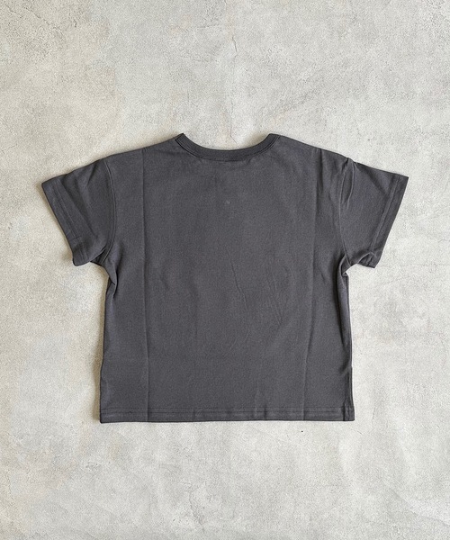 MARKEY'S（マーキーズ）の「【THE SATURDAY EVENING POST】別注プリントTシャツ（90～150cm）（Tシャツ/カットソー・キッズ・ベージュ/オレンジ/チャコール/オフホワイト・110/100/90/120/150/140/130）」の9枚目の写真