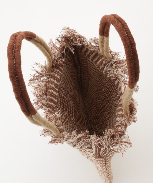 &Bridge(アンドブリッジ)の「Earth Made (アースメイド) 長方形フリンジBAG(トートバッグ・レディース・ホワイト系・99)」の4枚目の写真