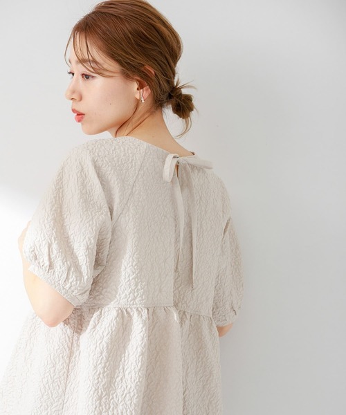 ふくれジャガード半袖ブラウス