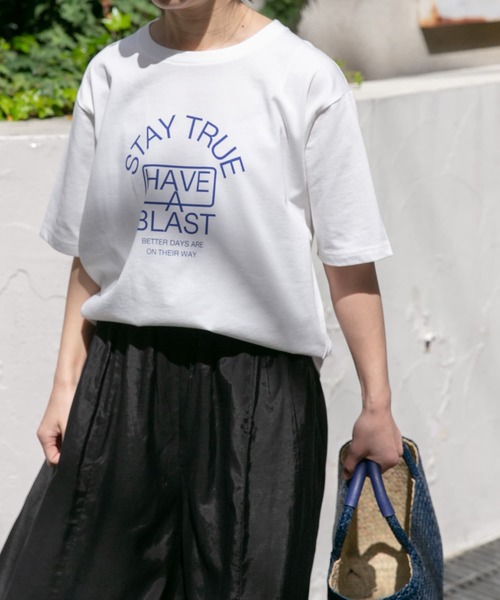 FORK&SPOON（フォークアンドスプーン）の「FORK&SPOON　メッセージロゴTシャツ（Tシャツ/カットソー・レディース・ブルー系その他/ホワイト系その他/ブラック系その他・1）」の4枚目の写真