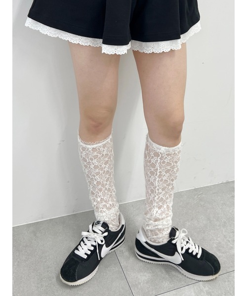 PHILLY(フィリー)の「【PHILLY】レースハイソックス(ソックス/靴下・レディース・ホワイト/ブラック・FREE)」の2枚目の写真