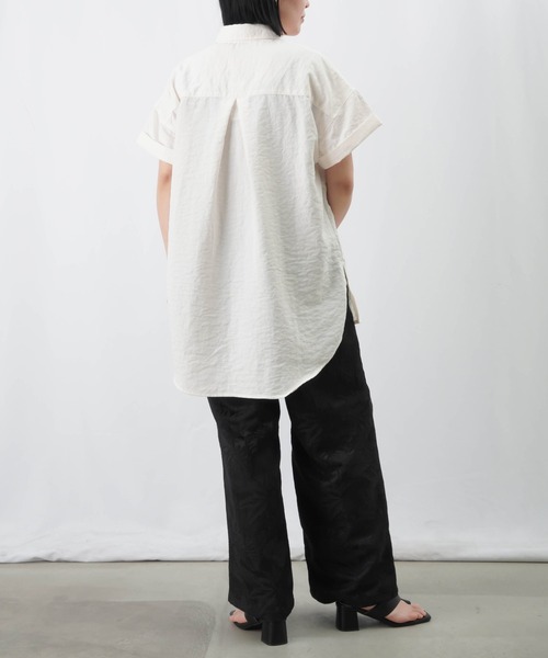 LUCA/LADY LUCK LUCA(ルカ/レディラックルカ)の「LC/LLL ポケットロングシャツ / バックタック半袖シャツブラウス(シャツ/ブラウス・レディース・ブラック/カーキ/オフホワイト・FREE)」の20枚目の写真