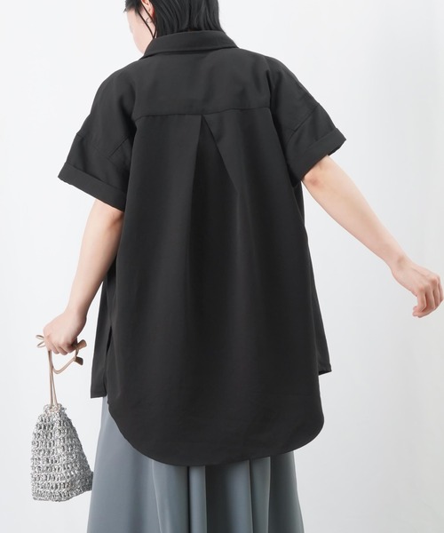 LUCA/LADY LUCK LUCA(ルカ/レディラックルカ)の「LC/LLL ポケットロングシャツ / バックタック半袖シャツブラウス(シャツ/ブラウス・レディース・ブラック/カーキ/オフホワイト・FREE)」の14枚目の写真