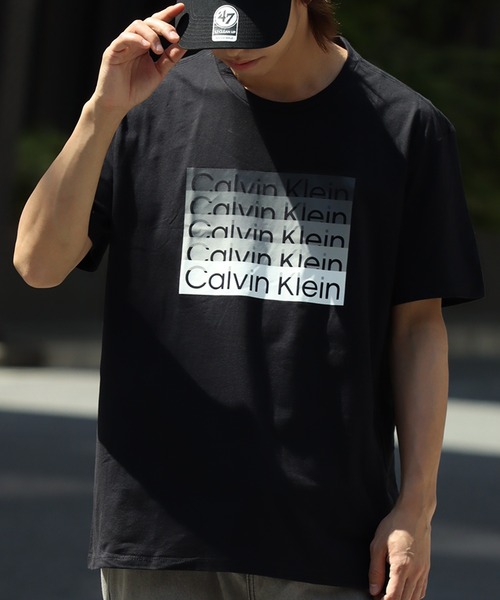 Calvin Klein(カルバン・クライン)の「【Calvin Klein/カルバンクライン】ロゴプリント ショートスリーブTシャツ(Tシャツ/カットソー・メンズ・ホワイト/ブラック・M/S/L)」の11枚目の写真