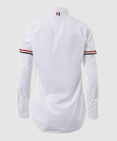 THOM BROWNE(トムブラウン)の「CLASSIC SHIRT W/ RWB GROSGRAIN ARMBANDS IN POPLIN(シャツ/ブラウス・メンズ・ホワイト・1/2)」の2枚目の写真
