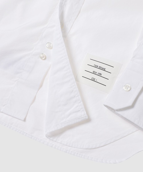 THOM BROWNE(トムブラウン)の「CLASSIC SHIRT W/ RWB GROSGRAIN ARMBANDS IN POPLIN(シャツ/ブラウス・メンズ・ホワイト・1/2)」の5枚目の写真