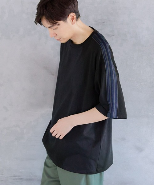 LAKOLE(ラコレ)の「袖モチーフラインT半袖 / 130618(Tシャツ/カットソー・メンズ・ブラック/グリーン/オフホワイト・MEDIUM/LARGE/X-LARGE)」の2枚目の写真