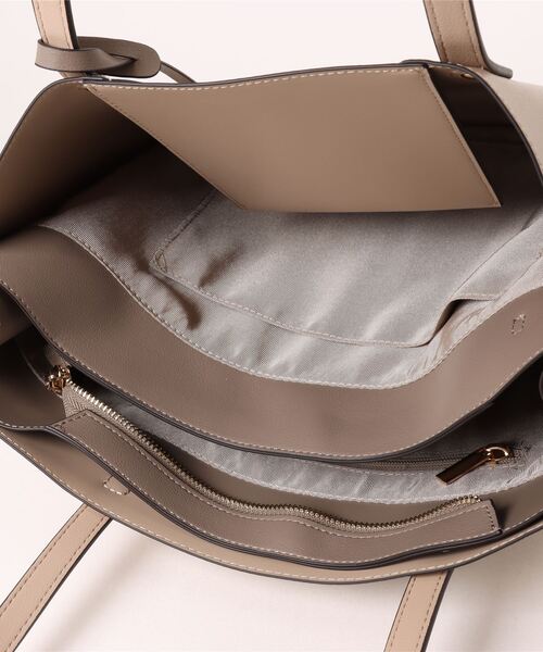 MERCURYDUO（マーキュリーデュオ）の「【MERCURYDUO/マーキュリーデュオ】両アオリポケット サイド配色A4トートバッグ　  キーチャーム付（トートバッグ・レディース・ブラック/アイボリー/ダークブラウン/ベージュ/グレイッシュベージュ/ライトグレー・FREE）」の21枚目の写真