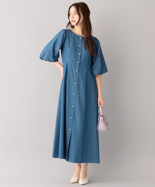 alotta(アロッタ)の「パール調ボタン付デニムロングワンピース(ワンピース・レディース・ブルー・M/L)」の3枚目の写真