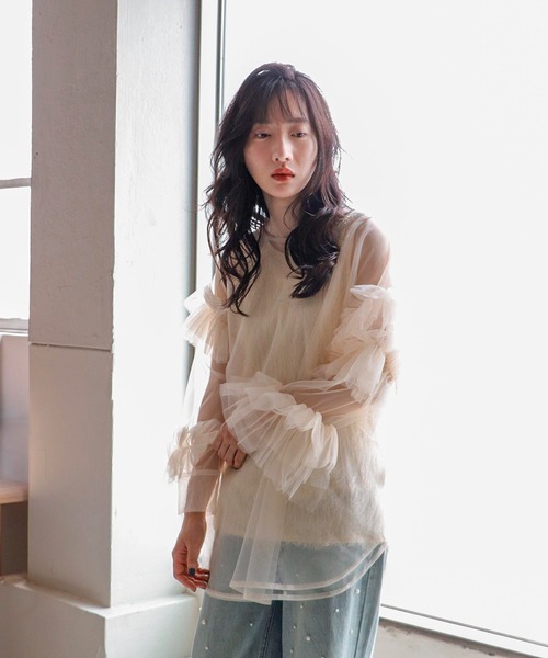 Three Four Time(スリーフォータイム)の「スリーブフリルチュールブラウス(シャツ/ブラウス・レディース・アイボリー/ブラック・FREE)」の8枚目の写真