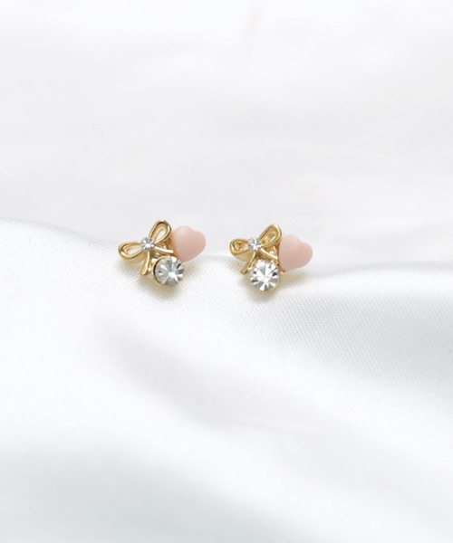 Peony(ピオニー)の「【Peony/ピオニー】/ハート リボン ビジューピアス(ピアス(両耳用)・レディース・シルバー系1/ゴールド系2/ゴールド系4/シルバー系3/ゴールド系1/ゴールド系3/シルバー系4/シルバー系2・FREE)」の6枚目の写真