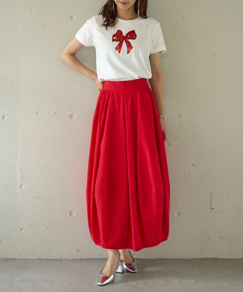 MAISON BREEZE reveur（メゾンブリーズレヴール）の「【MAISON BREEZE reveur】箔プリント コンパクトTシャツ フラワー リボン プリントT（Tシャツ/カットソー・レディース・ブラック/ライトピンク/ブラック系その他2/ホワイト系その他2/ホワイト/レッド/ホワイト系その他3/ネイビー・FREE）」の18枚目の写真
