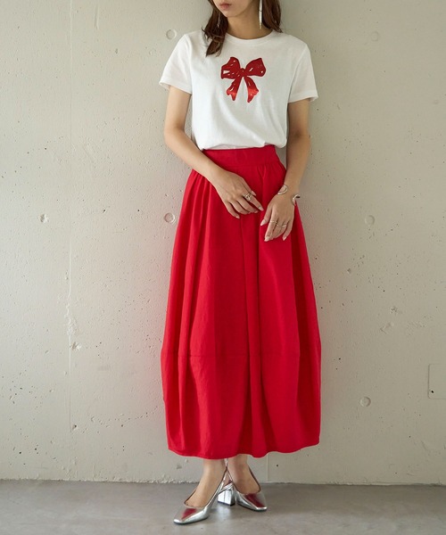 MAISON BREEZE reveur（メゾンブリーズレヴール）の「【MAISON BREEZE reveur】箔プリント コンパクトTシャツ フラワー リボン プリントT（Tシャツ/カットソー・レディース・ブラック/ライトピンク/ブラック系その他2/ホワイト系その他2/ホワイト/レッド/ホワイト系その他3/ネイビー・FREE）」の19枚目の写真