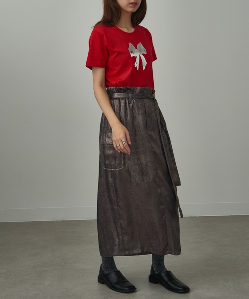 MAISON BREEZE reveur（メゾンブリーズレヴール）の「【MAISON BREEZE reveur】箔プリント コンパクトTシャツ フラワー リボン プリントT（Tシャツ/カットソー・レディース・ブラック/ライトピンク/ブラック系その他2/ホワイト系その他2/ホワイト/レッド/ホワイト系その他3/ネイビー・FREE）」の12枚目の写真