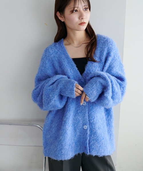 DISCOAT(ディスコート)の「【WEB限定】MIXブークレシャギー配色Vネックカーディガン(カーディガン/ボレロ・レディース・ブルー/ライトベージュ/チャコールグレー/マスタード/グレー/ピンク/グレイッシュベージュ/アイボリー/グレー系その他/ブラウン/グレー系その他4/ゴールド/ネイビー/ダークブルー/ブルー系その他・MEDIUM)」の12枚目の写真