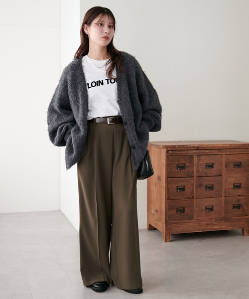 DISCOAT(ディスコート)の「【WEB限定】MIXブークレシャギー配色Vネックカーディガン(カーディガン/ボレロ・レディース・ブルー/ライトベージュ/チャコールグレー/マスタード/グレー/ピンク/グレイッシュベージュ/アイボリー/グレー系その他/ブラウン/グレー系その他4/ゴールド/ネイビー/ダークブルー/ブルー系その他・MEDIUM)」の20枚目の写真