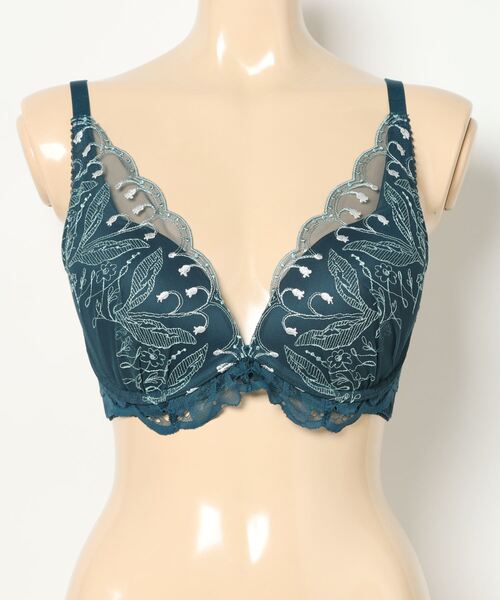 AMOSTYLE BY Triumph（アモスタイルバイトリンプ）の「夢みるブラ DeepV アモスタイル × マナミサクライ【E,Fカップ】 AMST1485 WHU JX（ブラジャー・レディース・ブルー/パープル/ピンク/ホワイト/ライム/ダークグリーン・E70/E65/E75/E80/F65/F70/F75）」の10枚目の写真