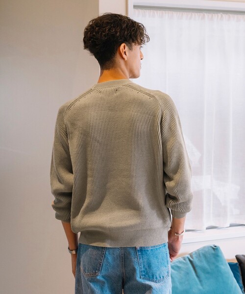 FREAK'S STORE(フリークスストア)の「FREAK’S STORE/フリークスストア Hi-coZYMIX 畔編みクルーネック プルオーバーニット/リラックスフィット(ニット/セーター・メンズ・ダークブラウン/ブラック/グリーン/オフホワイト/グレー/グレイッシュベージュ/マスタード・LARGE/MEDIUM/SMALL)」の12枚目の写真