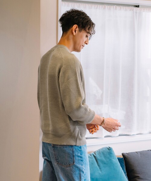 FREAK'S STORE(フリークスストア)の「FREAK’S STORE/フリークスストア Hi-coZYMIX 畔編みクルーネック プルオーバーニット/リラックスフィット(ニット/セーター・メンズ・ダークブラウン/ブラック/グリーン/オフホワイト/グレー/グレイッシュベージュ/マスタード・LARGE/MEDIUM/SMALL)」の13枚目の写真