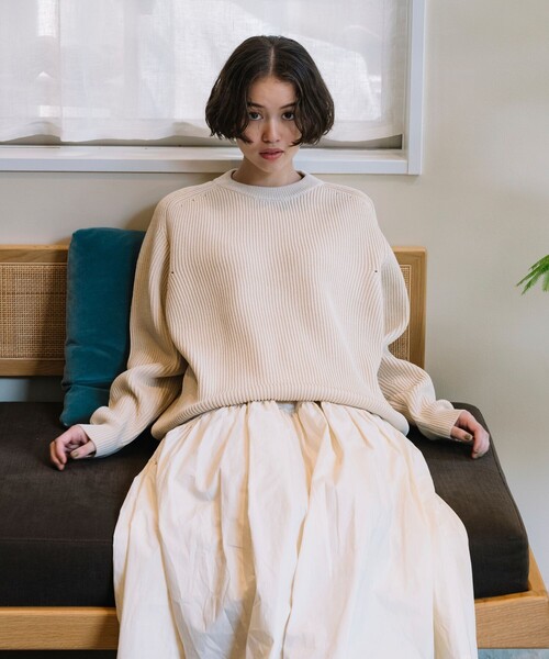 FREAK'S STORE(フリークスストア)の「FREAK’S STORE/フリークスストア Hi-coZYMIX 畔編みクルーネック プルオーバーニット/リラックスフィット(ニット/セーター・メンズ・ダークブラウン/ブラック/グリーン/オフホワイト/グレー/グレイッシュベージュ/マスタード・LARGE/MEDIUM/SMALL)」の16枚目の写真