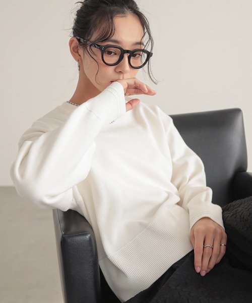 for/c（フォーシー）の「[新色追加]スウェットライクショート丈ニットプルオーバー【サスティナブル】（ニット/セーター・レディース・グレー/ネイビー/ライトベージュ/ブラック/オフホワイト/イエロー/ブラウン/レッド/ピンク・L/M/LL）」の2枚目の写真